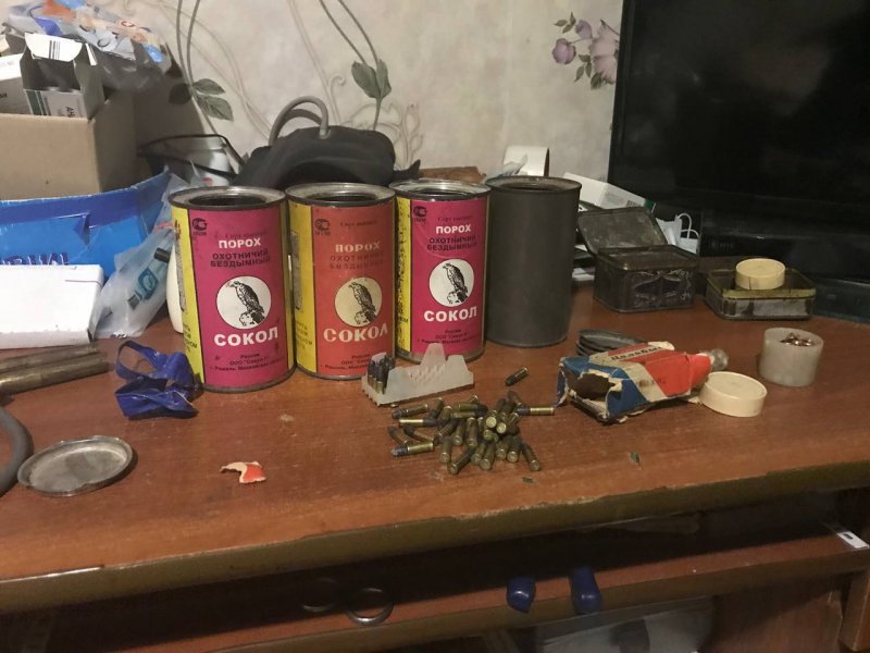 Пенсионер из Атюрьевского района подозревается в незаконном хранении более 900 граммов пороха, патронов и капсюлей